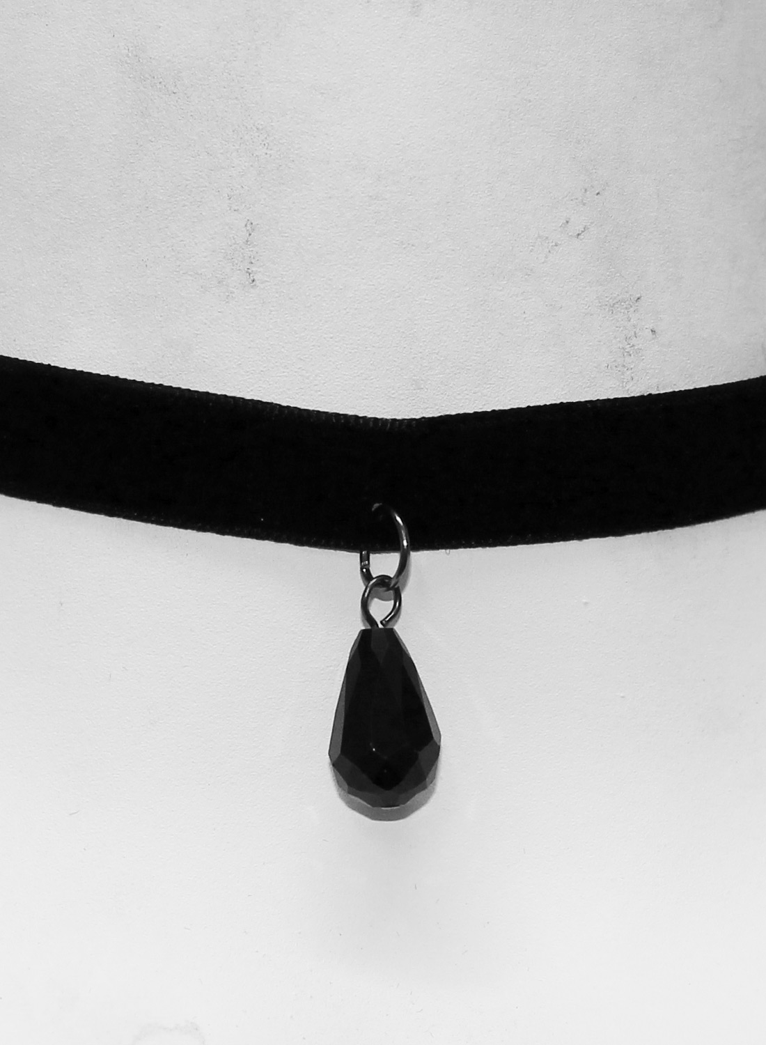 Black Drop Velvet Choker